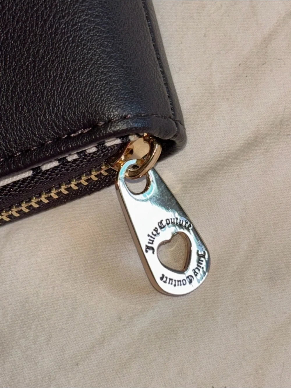 Juicy Couture Black and Beige Logo Zip Wallet with Gold Heart Emblem y2k clutch